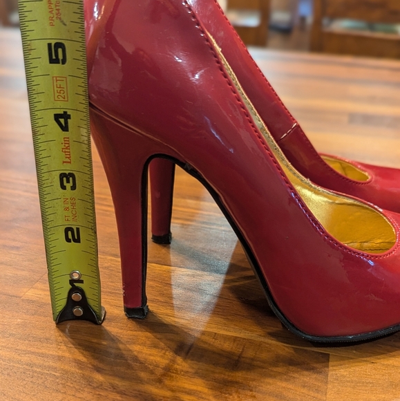 Steve Madden red pump - Picture 4 of 5